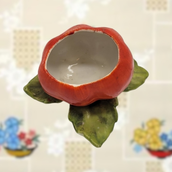 Vintage MCM Ceramic Tomato Pepper Shaker And Salt Cellar - Picture 8 of 9